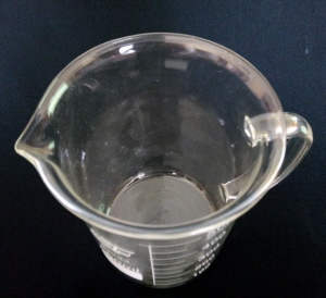 08-229.202.40 - Kadička, nízka, s rukoväťou, oddeľovačom, výlevkou, 500 ml - 2