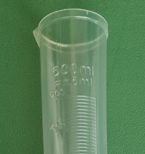 PL-C500 - Odmerný valec, 500 ml, plastový, na  podstavci